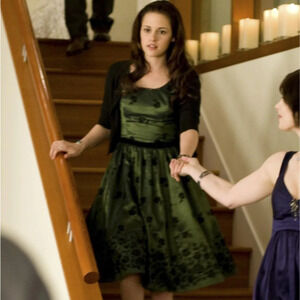 Twilight Series New Moon Bella Swans Green Birthday Dress By Neca Small Velvet